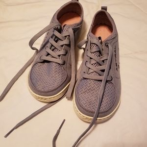 Womens Astral size 6 Gray